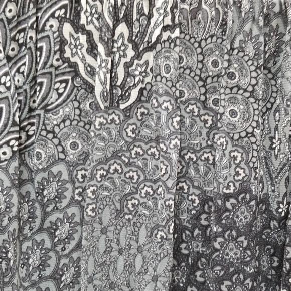 EUC 1X Apt.9 top - Picture 2 of 5